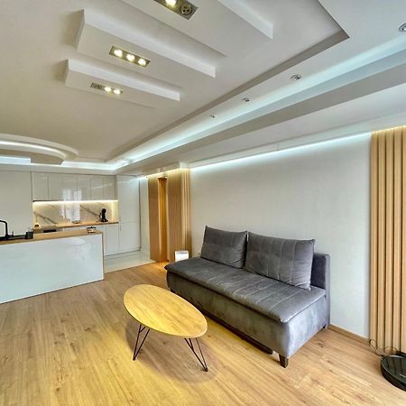 Sea Breeze Apartment Varna Bagian luar foto