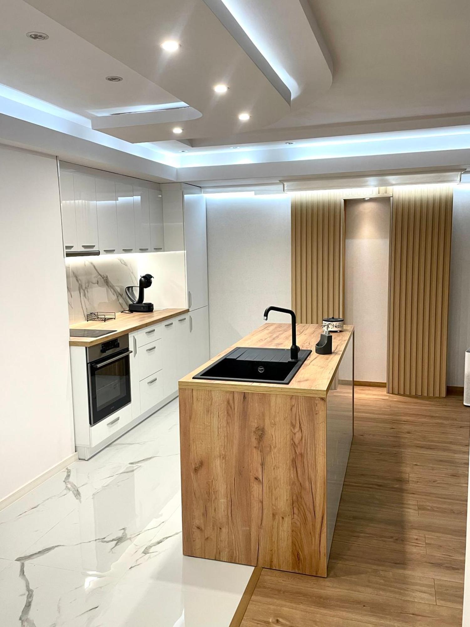 Sea Breeze Apartment Varna Bagian luar foto
